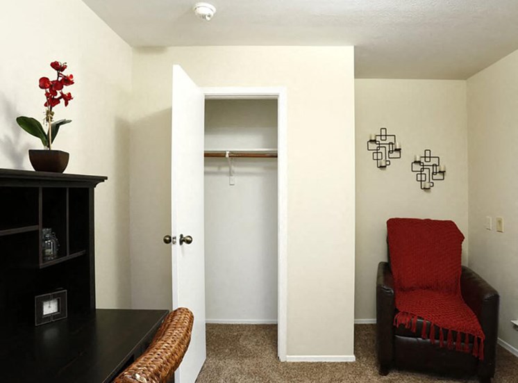 Bedroom Closet in Kettering Apartment